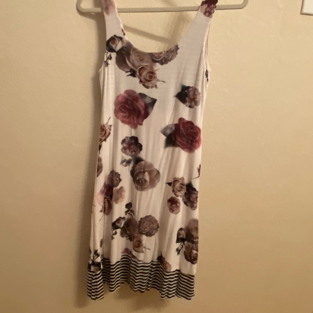 Scoop neck extremely soft cotton 2 layer fitted dress, good condition, like new!